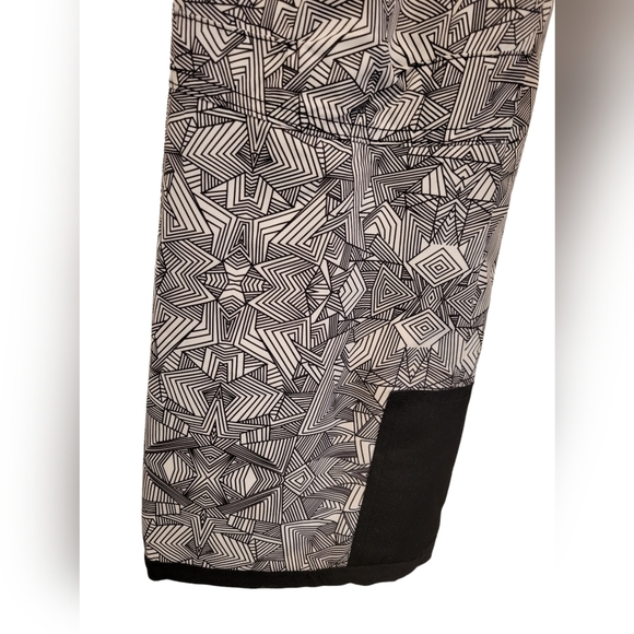Arctix Kids Snowpants Black White Geometric Insulated Winter Sports Pants Y Med - Picture 8 of 11